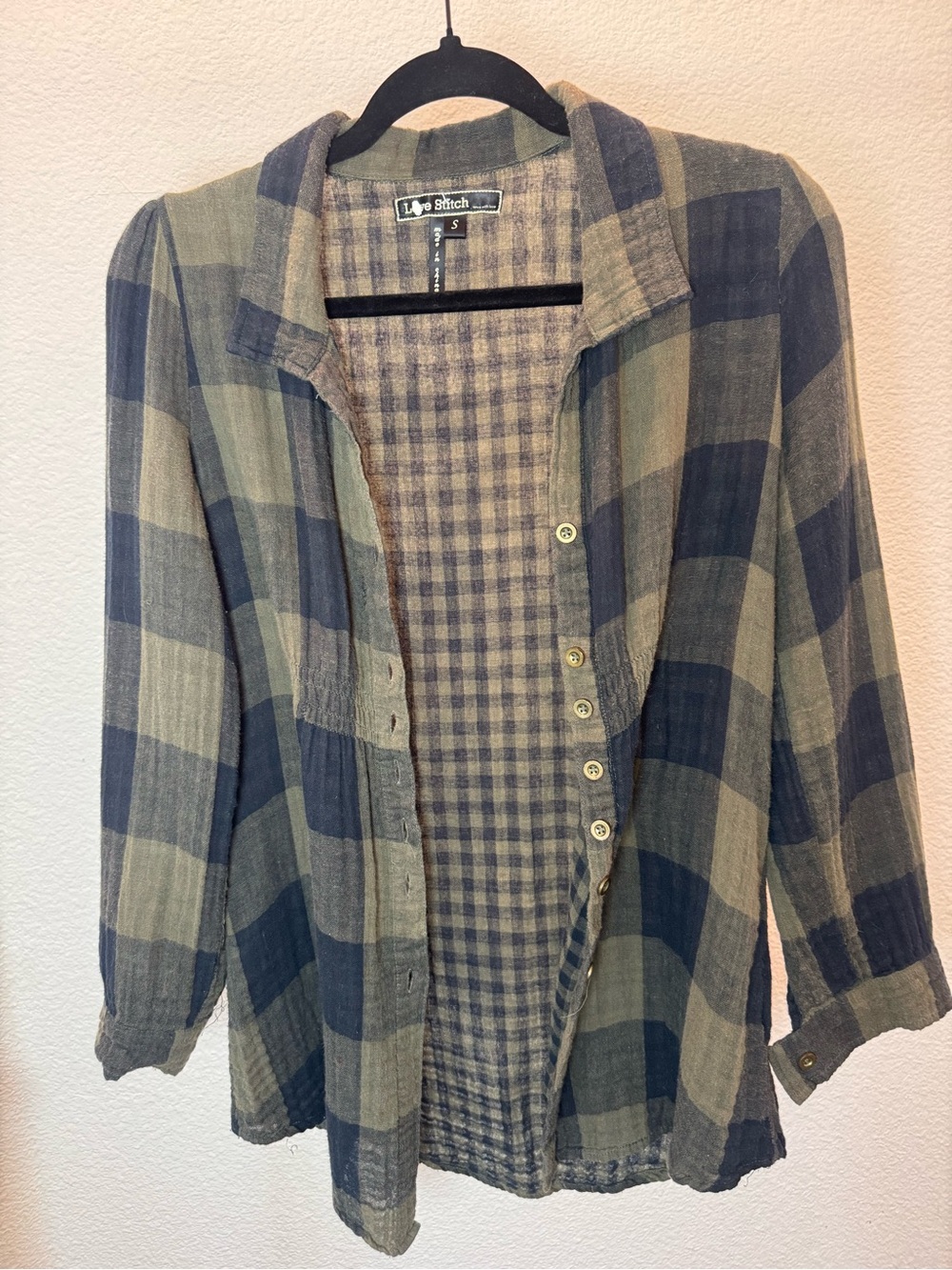 Love Stitch Buffalo Plaid Button-Up Shirt Women’s Size Small Green & Navy Lightw